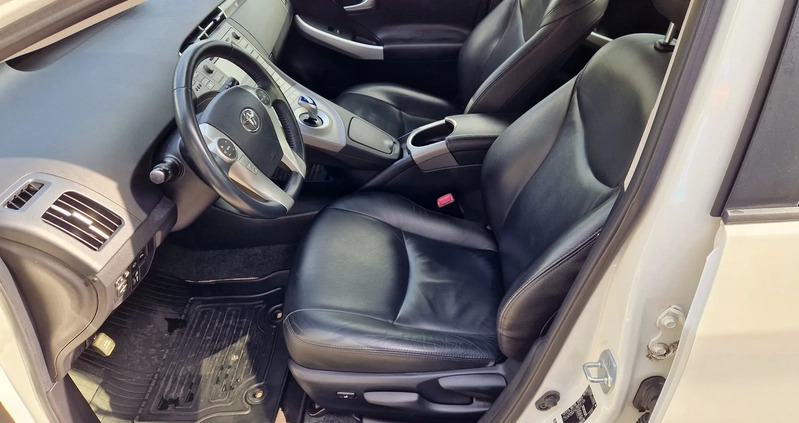 Toyota Prius cena 57900 przebieg: 104000, rok produkcji 2013 z Kłodzko małe 352